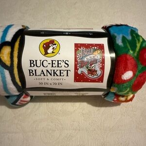 Buc-ee's Holiday Blanket - Multicolor